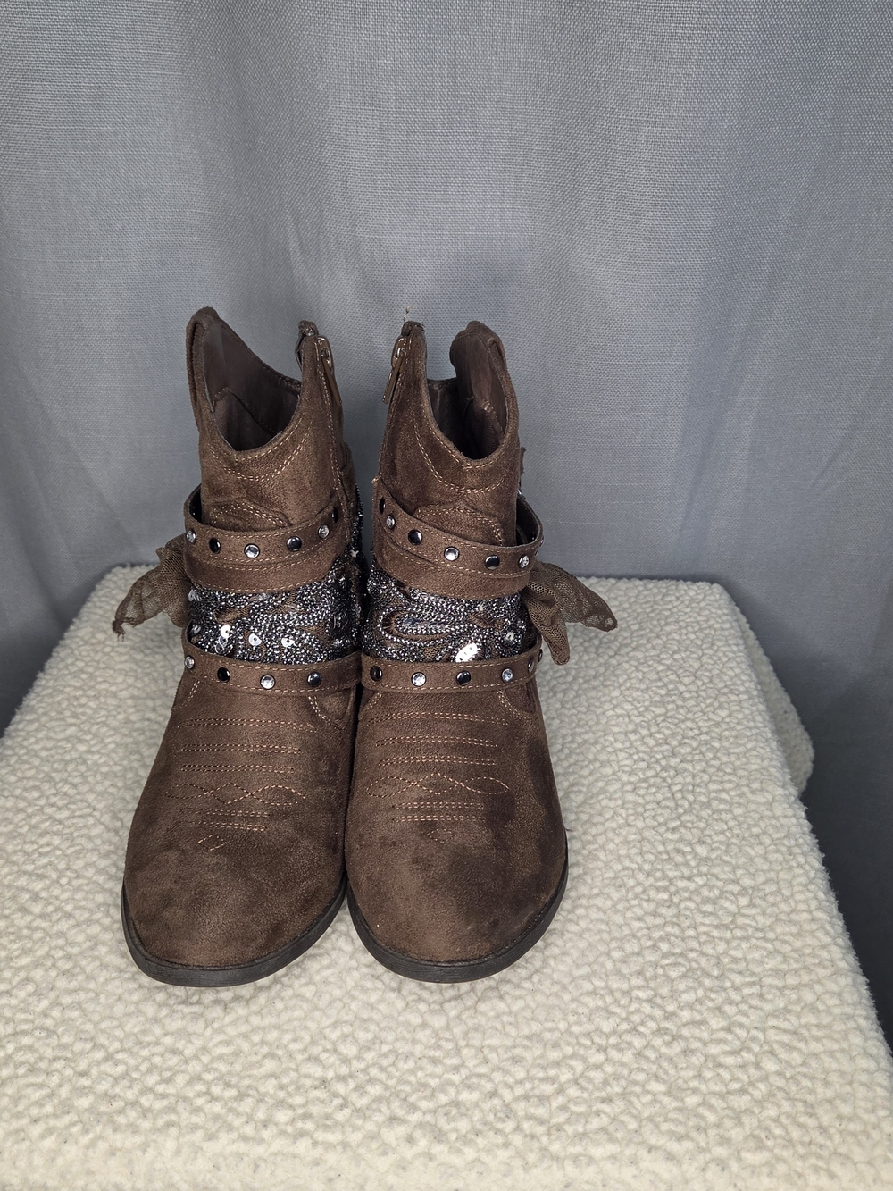 Kids Brown Suede Embellished Ankle Boots By Not Rated Size 4